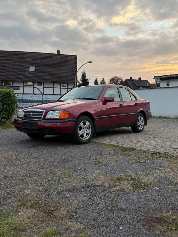 Mercedes-Benz C 180