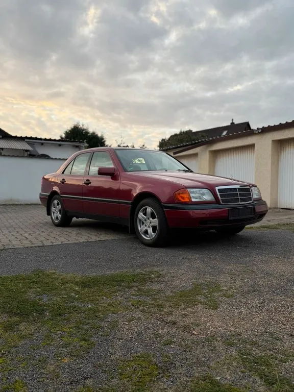 Mercedes-Benz C 180