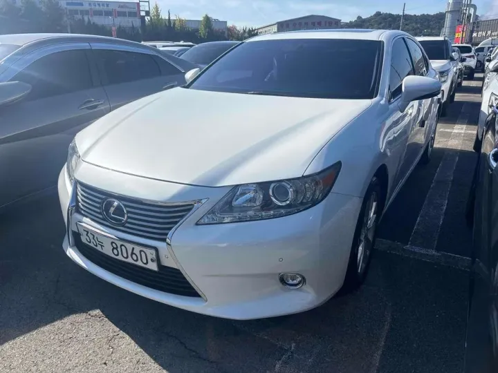 Lexus ES