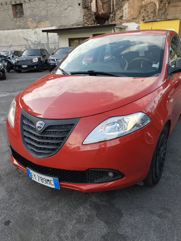 Lancia Ypsilon