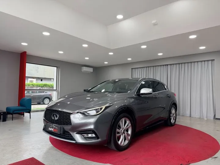 Infiniti Q30