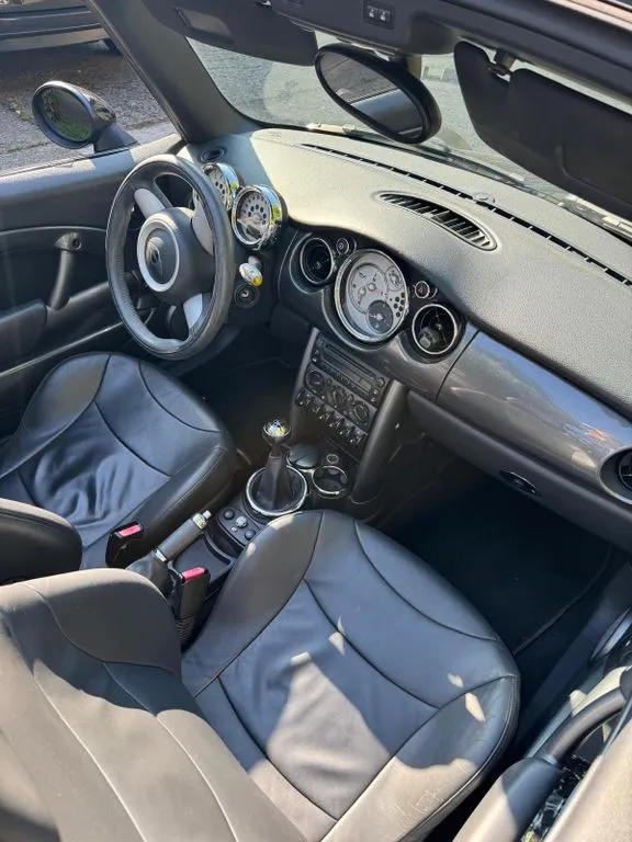 MINI Cooper Cabrio