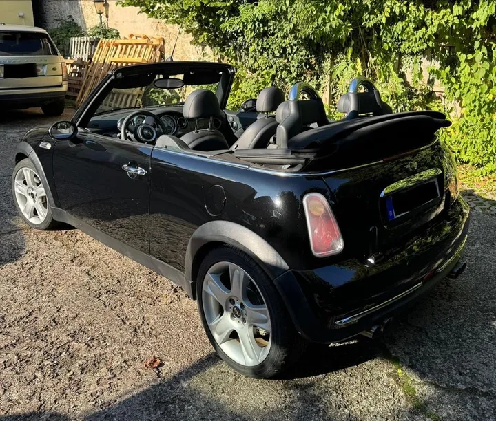 MINI Cooper Cabrio