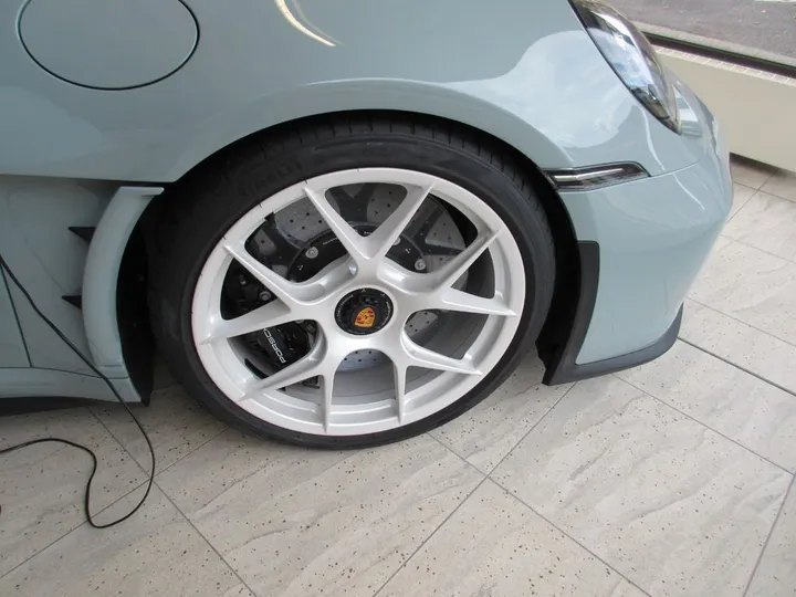 Porsche 992