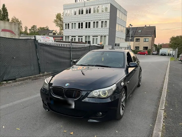 BMW 525