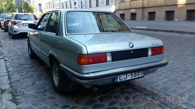 BMW 320