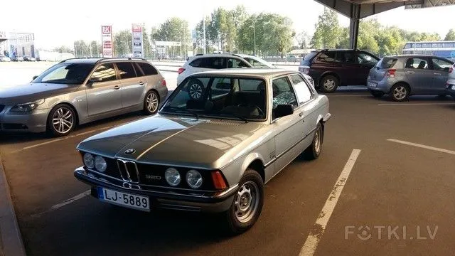 BMW 320