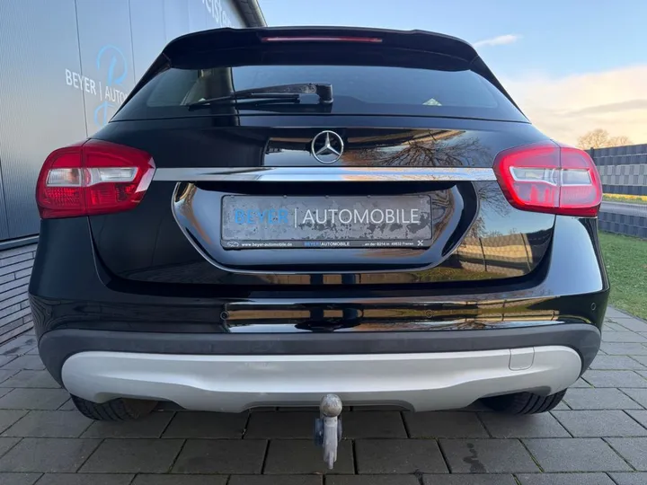 Mercedes-Benz GLA 200