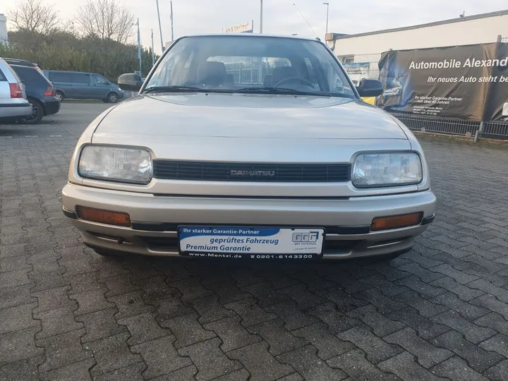 Daihatsu Applause