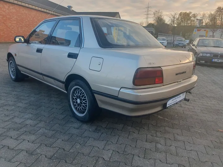 Daihatsu Applause