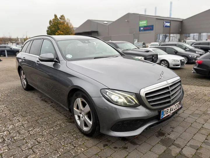 Mercedes-Benz E 200