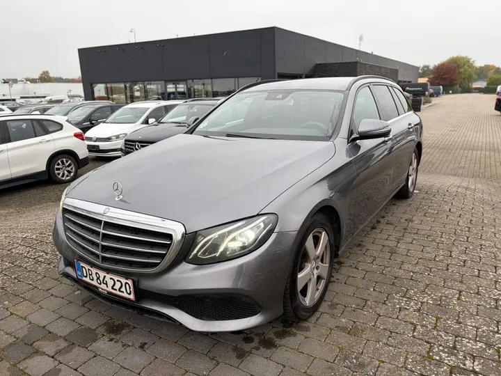 Mercedes-Benz E 200