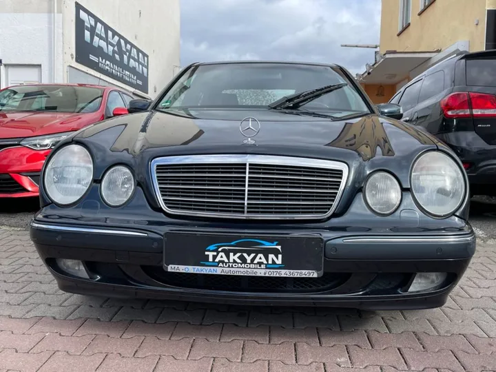 Mercedes-Benz E 240