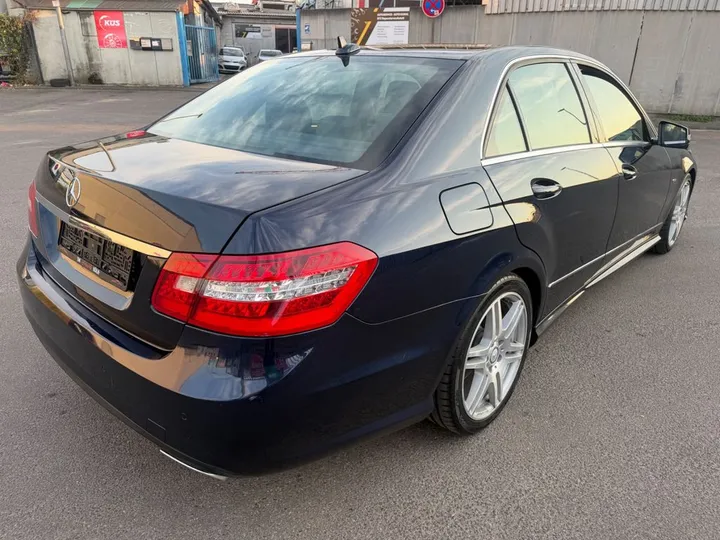 Mercedes-Benz E 220