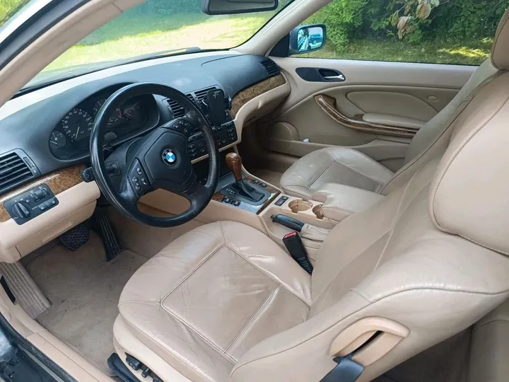 BMW 323