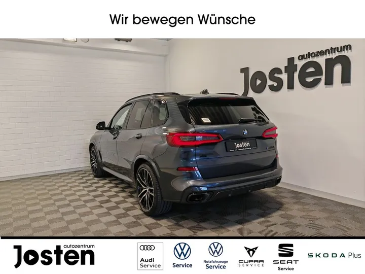 BMW X5 M50
