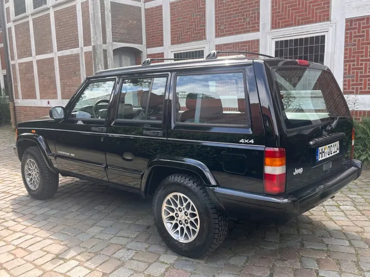 Jeep Cherokee