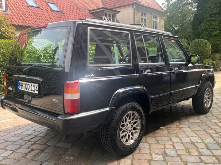Jeep Cherokee