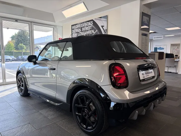 MINI John Cooper Works Cabrio
