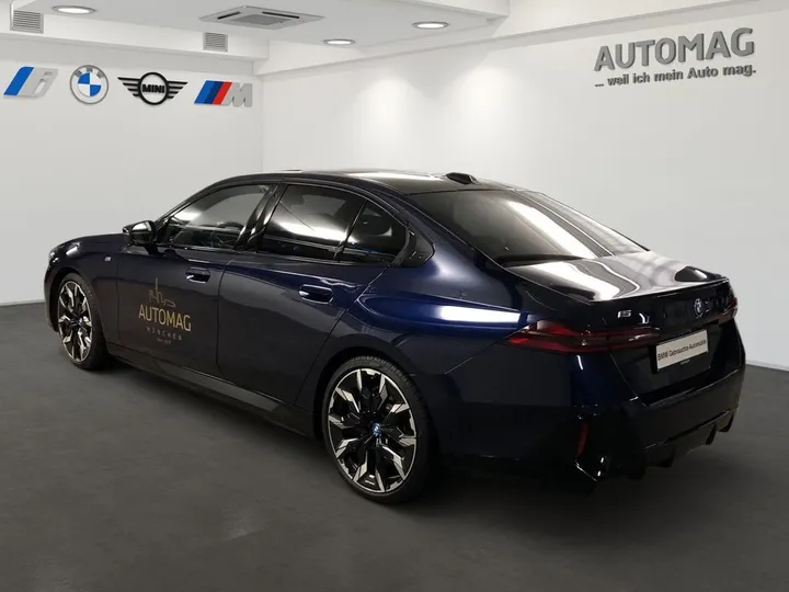 BMW i5