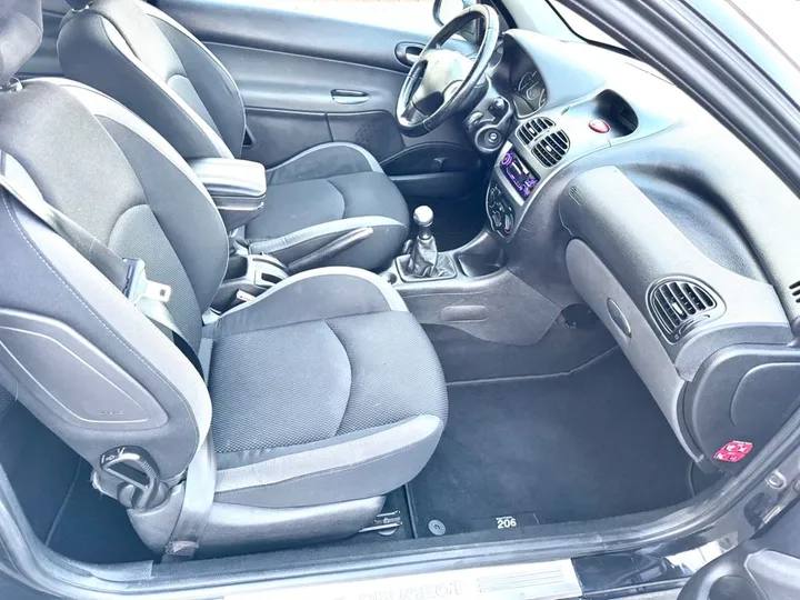 Peugeot 206
