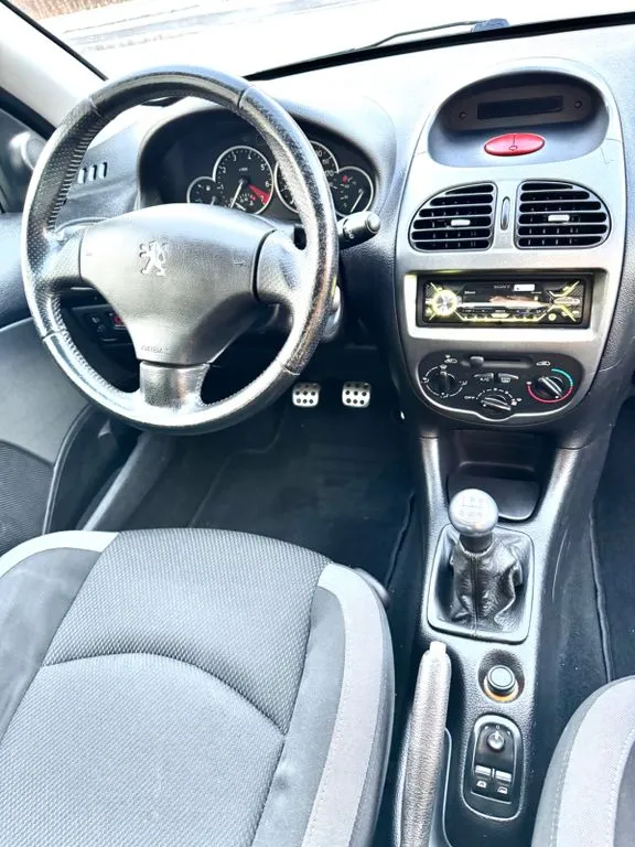 Peugeot 206