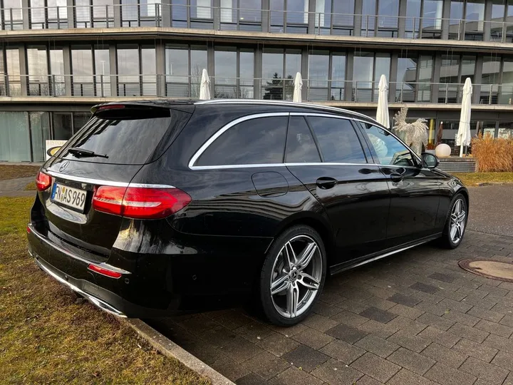 Mercedes-Benz E 220