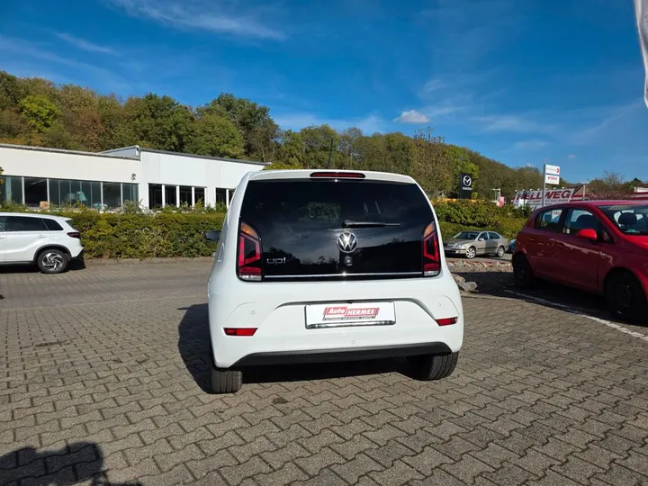 Volkswagen up!