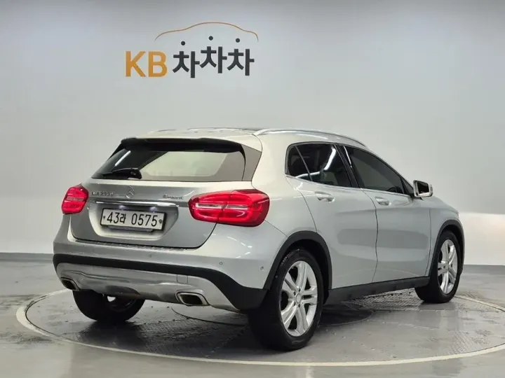 Mercedes-Benz GLA-Class