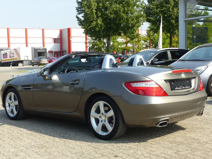 Mercedes-Benz SLK 200