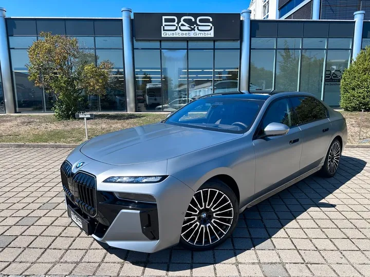 BMW 740