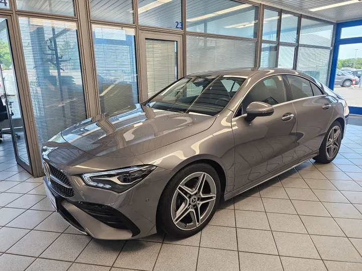 Mercedes-Benz CLA 200