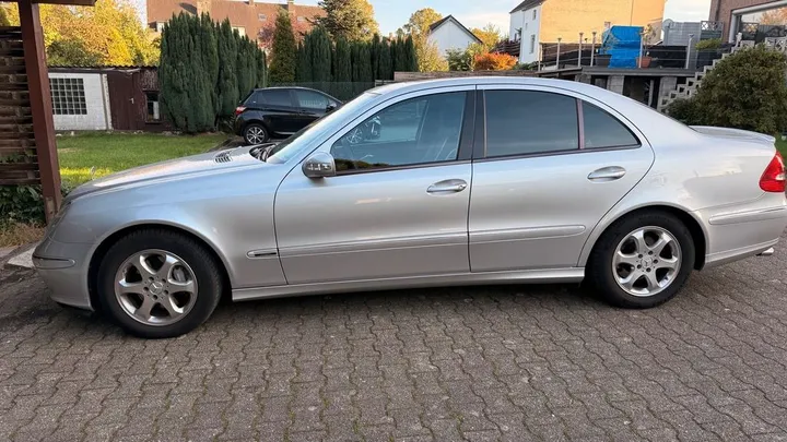 Mercedes-Benz E 320
