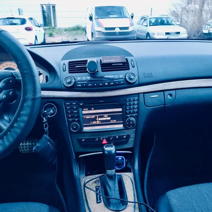 Mercedes-Benz E 280