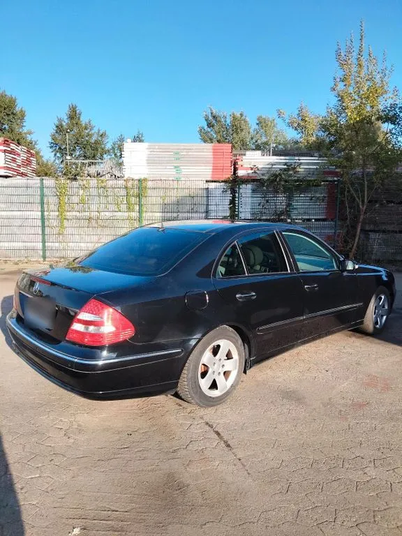 Mercedes-Benz E 280