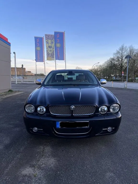 Jaguar XJ6