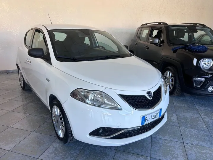 Lancia Ypsilon