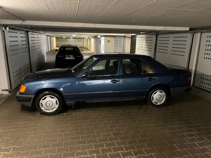 Mercedes-Benz 200
