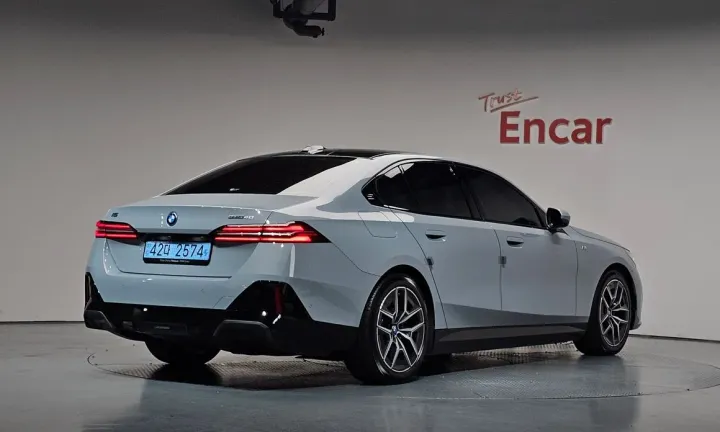 BMW i5
