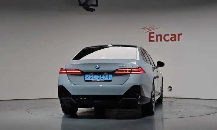BMW i5