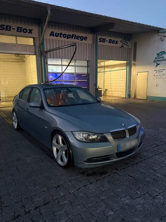 BMW 330