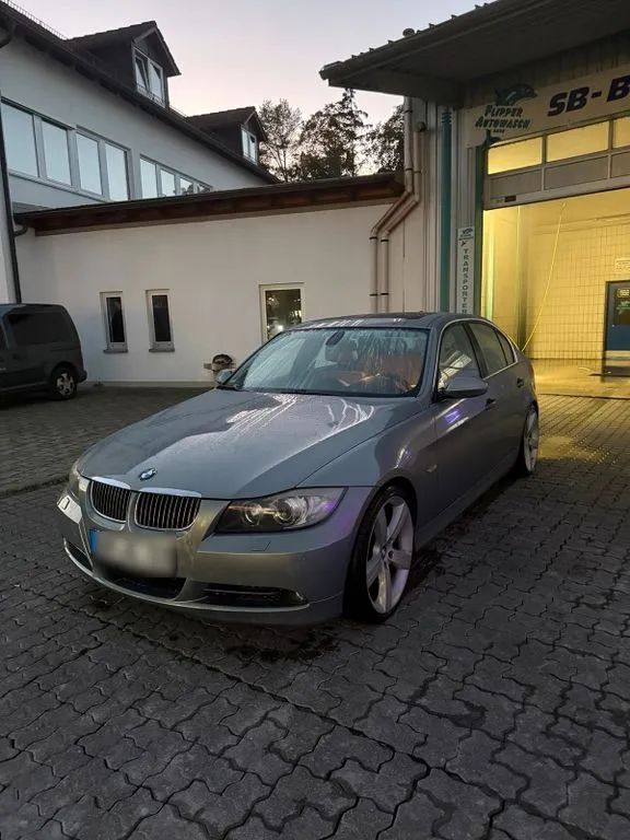 BMW 330