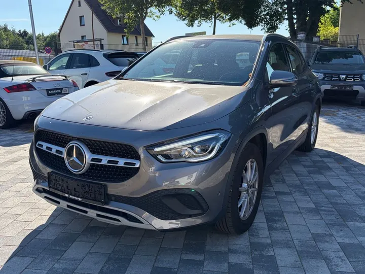 Mercedes-Benz GLA 180