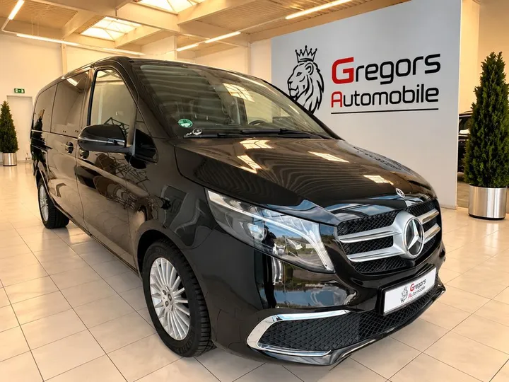 Mercedes-Benz 220