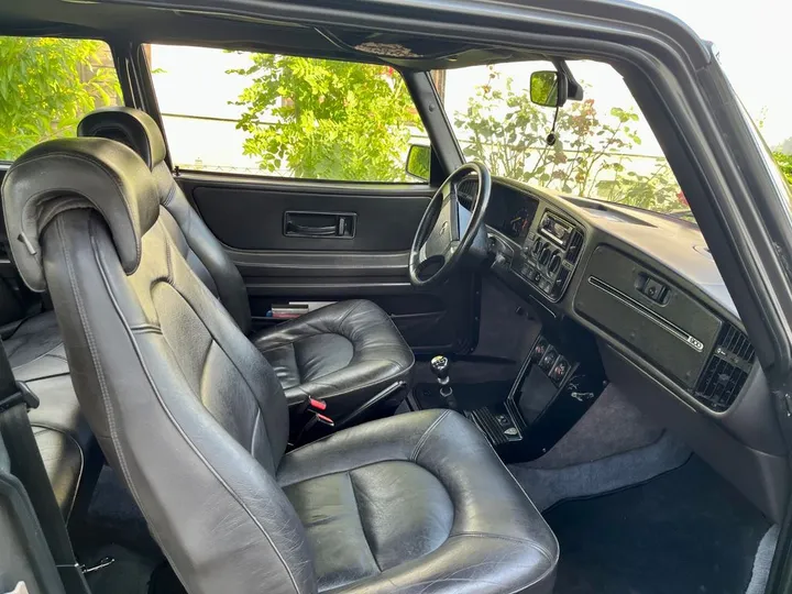 Saab 900