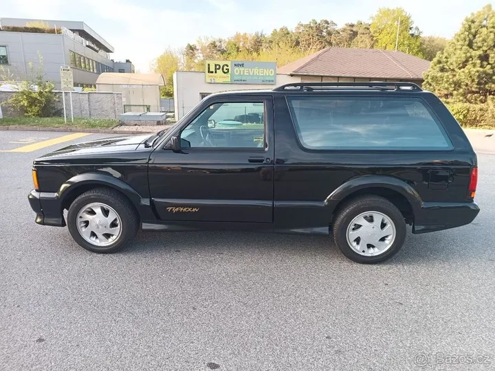 GMC Typhoon
