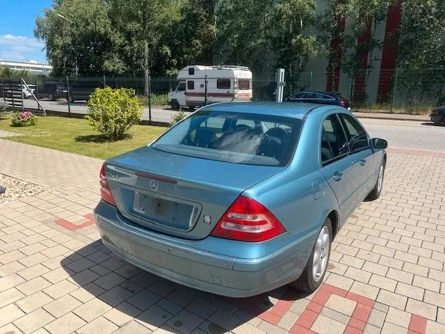 Mercedes-Benz C 240
