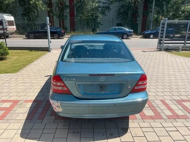 Mercedes-Benz C 240
