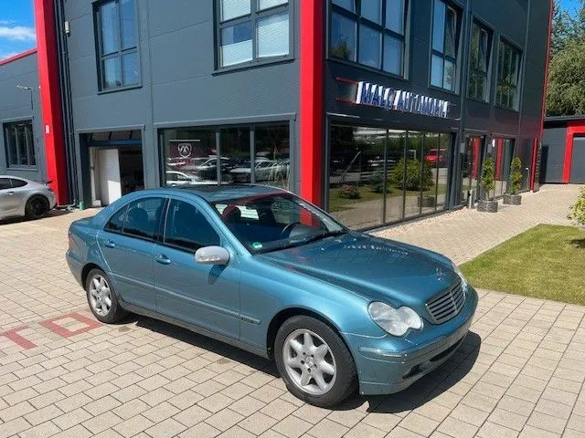 Mercedes-Benz C 240