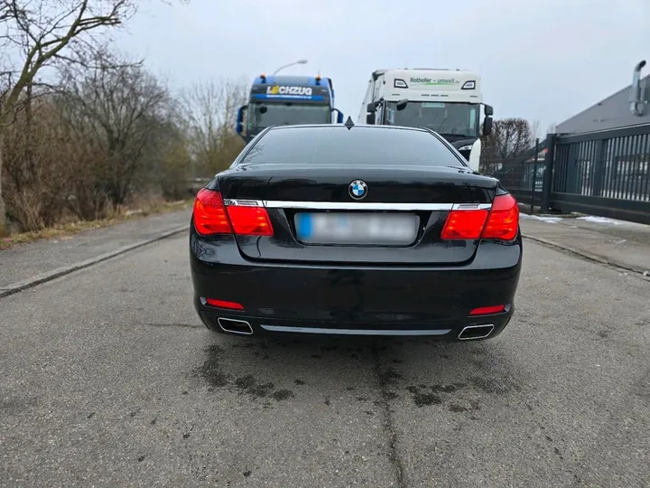 BMW 740